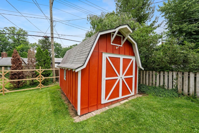 582 E Stanton Ave, Columbus, OH 43214 - view of shed with a fenced backyard