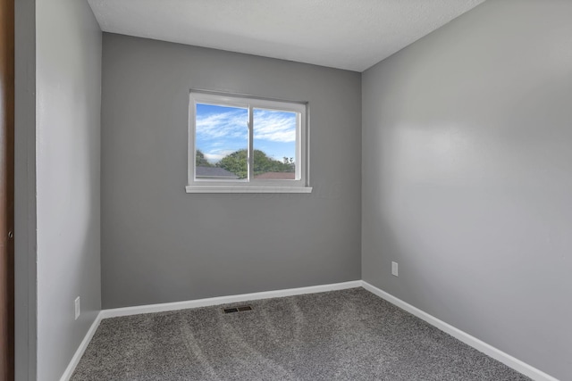 2103 Rochelle Pl, Columbus, OH 43232 - unfurnished room with carpet and baseboards