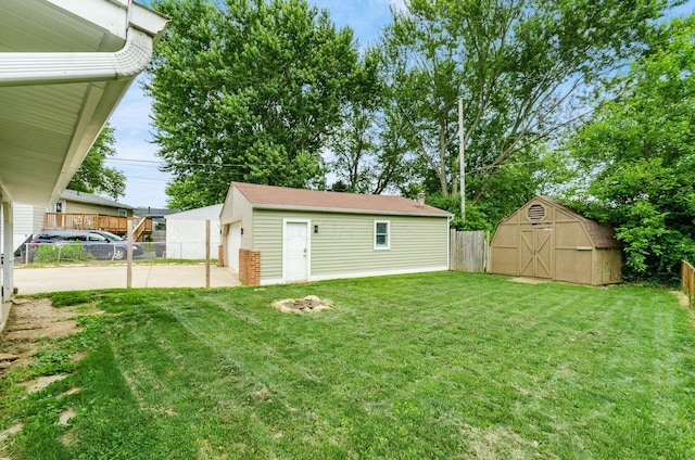 3623 Bolamo Dr, Westerville, OH 43081 - fenced yard featuring an outbuilding