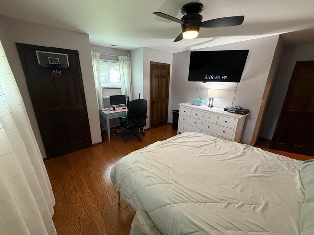 1819 Walnut Rd, Heath, OH 43056 - bedroom featuring wood finished floors, a desk, and ceiling fan