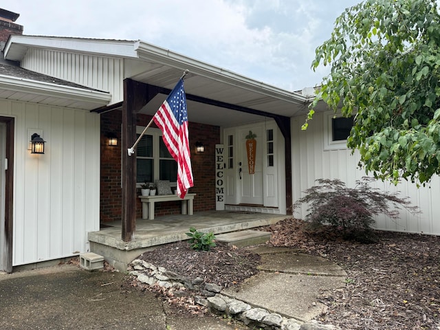 1819 Walnut Rd, Heath, OH 43056 - entrance to property featuring a porch and brick siding