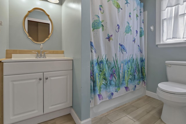 6605 Lancaster Rd SE, Hebron, OH 43025 - bathroom featuring vanity and shower / bath combo with shower curtain
