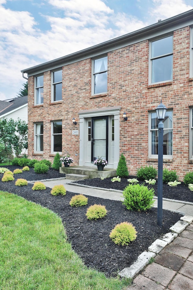 2885 Wynneleaf St, Hilliard, OH 43026 - townhome / multi-family property featuring brick siding