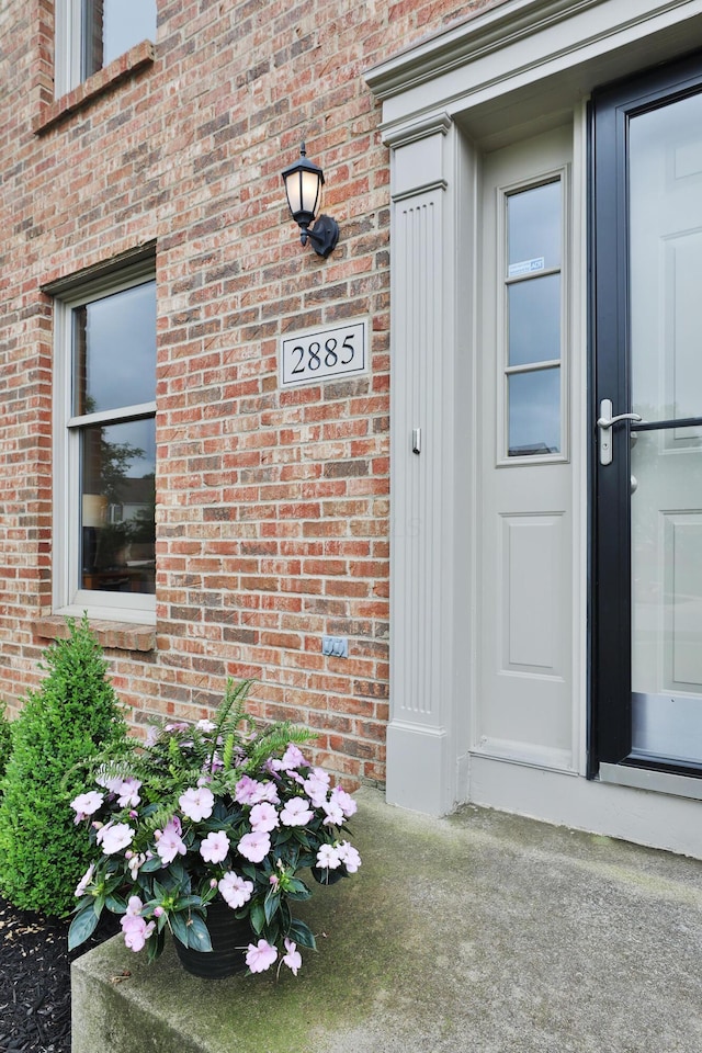2885 Wynneleaf St, Hilliard, OH 43026 - entrance to property featuring brick siding