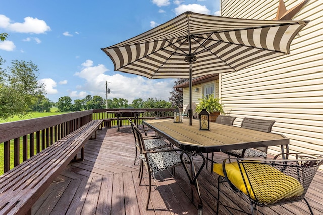 6651 Lancaster Rd, Hebron, OH 43025 - wooden terrace with outdoor dining area