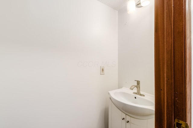 4963 Buck Thorn Ln, Columbus, OH 43220 - bathroom with vanity