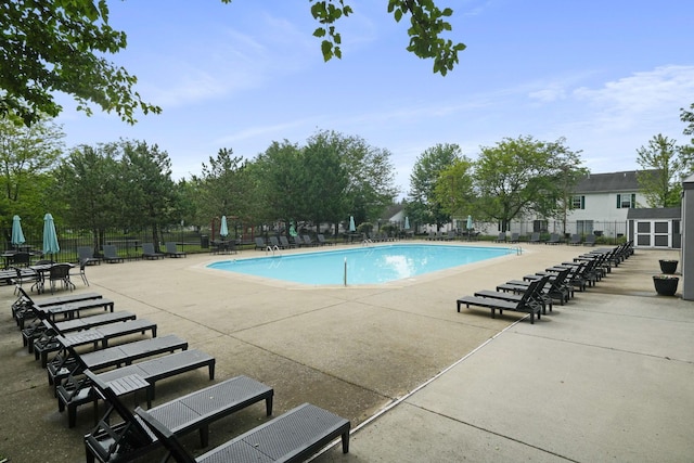 4635 Shalers Dr Unit 44D, Columbus, OH 43228 - community pool featuring a patio