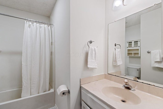 8000 Leaview Dr, Columbus, OH 43235 - full bathroom featuring vanity and shower / bath combo with shower curtain
