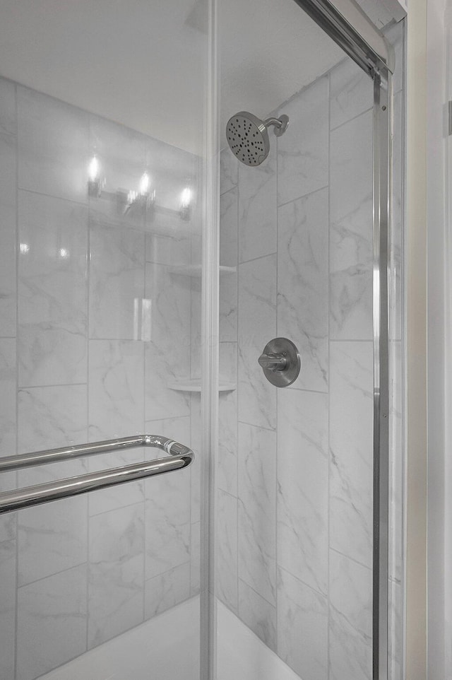2850 E Moreland Dr, Columbus, OH 43209 - bathroom featuring a stall shower
