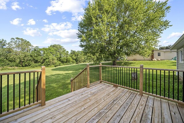 8149 Outville Rd SW, Pataskala, OH 43062 - deck with a yard