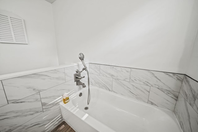 8149 Outville Rd SW, Pataskala, OH 43062 - full bathroom featuring a garden tub