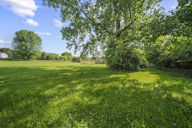 8149 Outville Rd SW, Pataskala, OH 43062 - view of green lawn