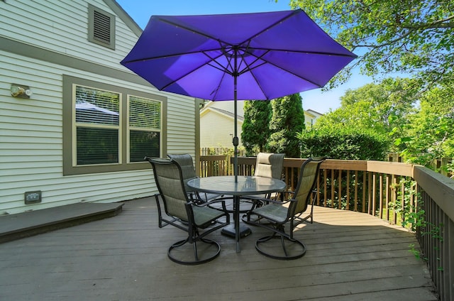 3383 Parkbrook Dr, Grove City, OH 43123 - deck with outdoor dining space