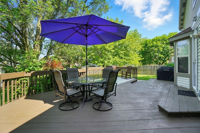 3383 Parkbrook Dr, Grove City, OH 43123 - deck with outdoor dining space and area for grilling