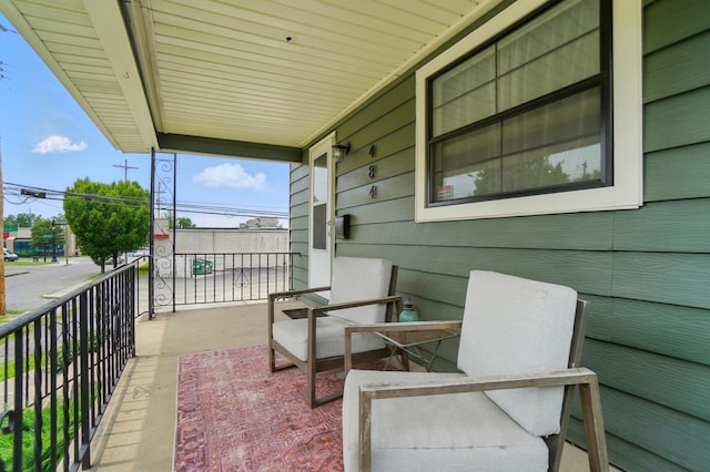484 Sheldon Ave, Columbus, OH 43207 - view of covered porch
