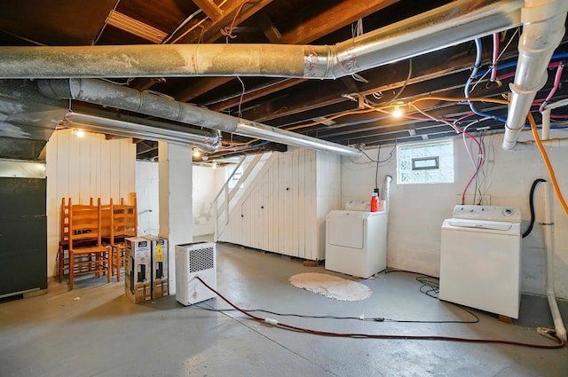 484 Sheldon Ave, Columbus, OH 43207 - below grade area featuring washer and clothes dryer