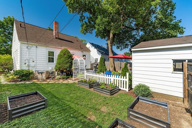 366 E Jeffrey Pl, Columbus, OH 43214 - view of yard with a garden