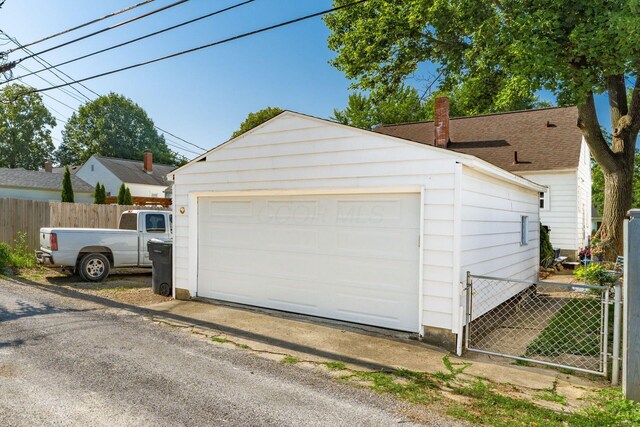 366 E Jeffrey Pl, Columbus, OH 43214 - view of detached garage