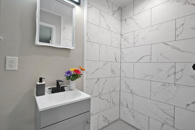 1370 Wiltshire Rd, Columbus, OH 43223 - full bathroom featuring vanity and a shower