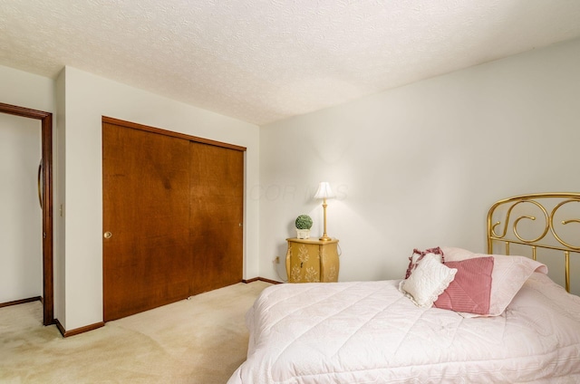 7771 Strathmoore Rd, Dublin, OH 43016 - bedroom featuring carpet and a closet