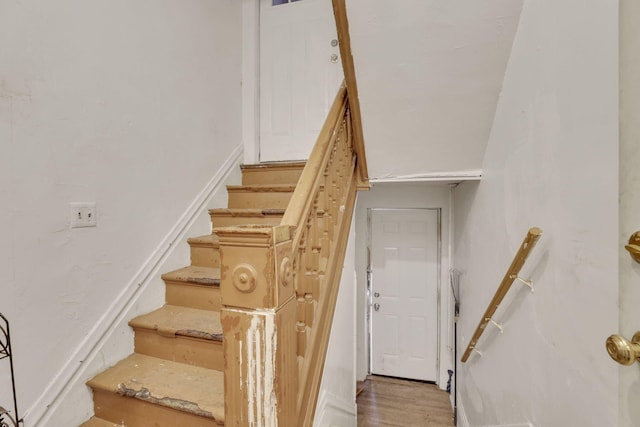 749-751 E Main St Unit 749, Columbus, OH 43205 - stairway featuring wood finished floors