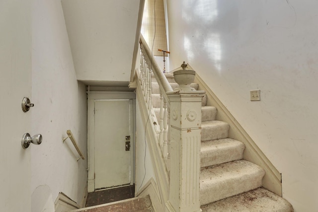 749-751 E Main St Unit 749, Columbus, OH 43205 - view of stairs