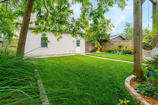 678 S Cassingham Rd, Columbus, OH 43209 - view of yard