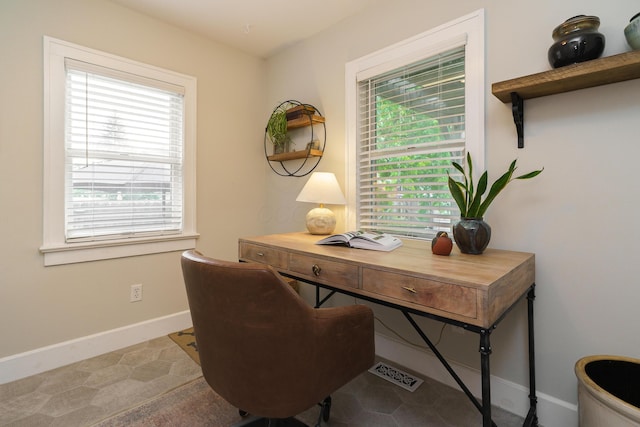 678 S Cassingham Rd, Columbus, OH 43209 - office space with baseboards