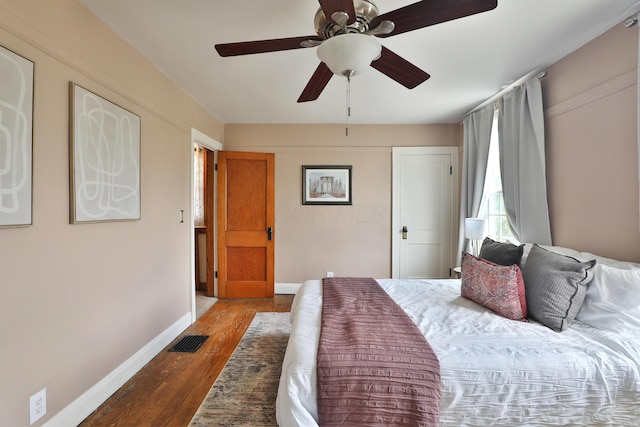 274 E Jenkins Ave, Columbus, OH 43207 - bedroom featuring wood finished floors and ceiling fan