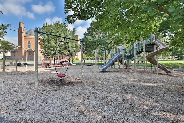 274 E Jenkins Ave, Columbus, OH 43207 - view of community jungle gym