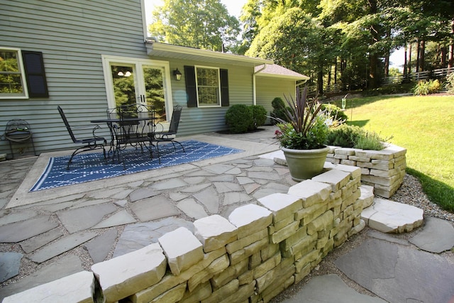 2211 Welsh Hills Rd NE, Granville, OH 43023 - view of patio / terrace