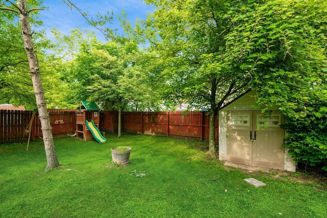 1191 Wexford Green Blvd, Columbus, OH 43228 - fenced backyard with a shed and a playground