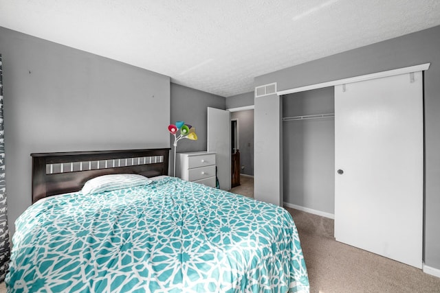 1191 Wexford Green Blvd, Columbus, OH 43228 - carpeted bedroom with a closet and a textured ceiling