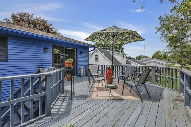 1588 Constitution Dr, Newark, OH 43055 - view of wooden terrace