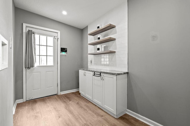 66 N Burgess Ave, Columbus, OH 43204 - entryway with light wood-style flooring and baseboards