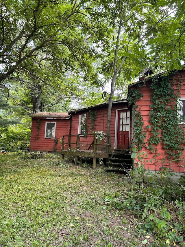 13428 King Rd NE, Thornville, OH 43076 - rear view of house featuring a wooden deck