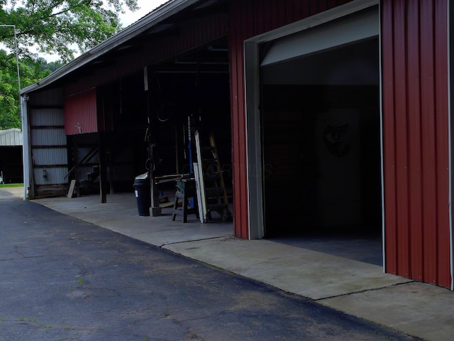 1110 Burr Oak Blvd, Nelsonville, OH 45764 - view of stable