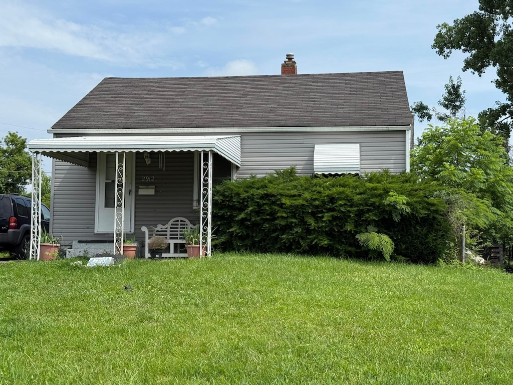 2912 E 13th Ave, Columbus, OH 43219 - view of outbuilding with a porch