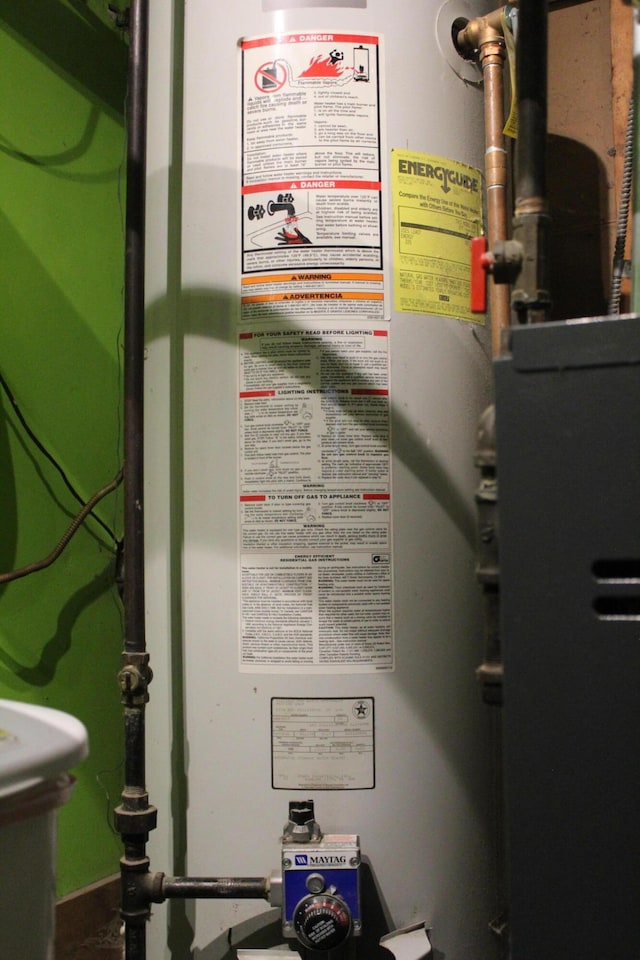 1261 Elm Park Pl, Galloway, OH 43119 - utility room with water heater
