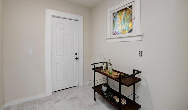 798 E Mithoff St, Columbus, OH 43206 - entryway featuring baseboards