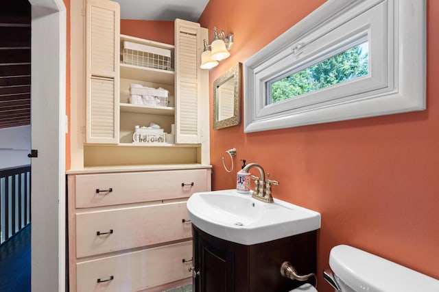170 Joy Ln, Granville, OH 43023 - half bath featuring vanity and toilet