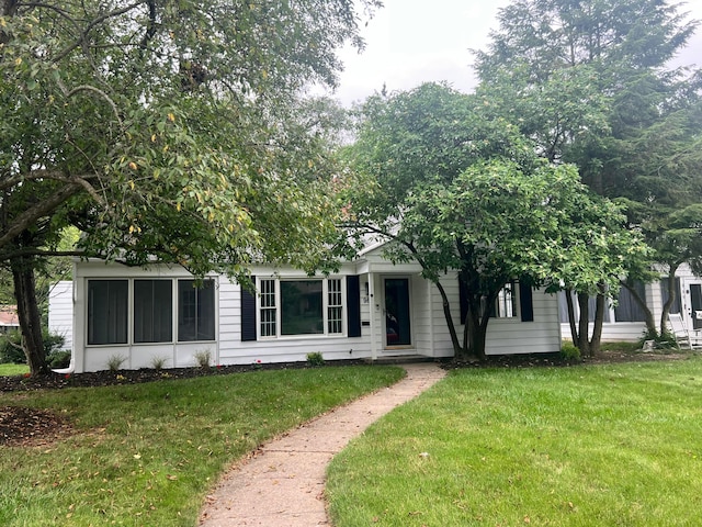 965 Francis Ave, Columbus, OH 43209 - view of property hidden behind natural elements featuring a front lawn
