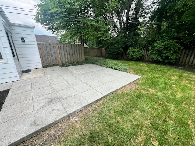 965 Francis Ave, Columbus, OH 43209 - fenced backyard featuring a patio area