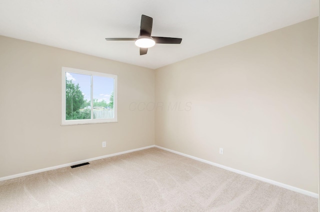 5309 Sundale Pl S, Columbus, OH 43232 - unfurnished room featuring carpet and a ceiling fan