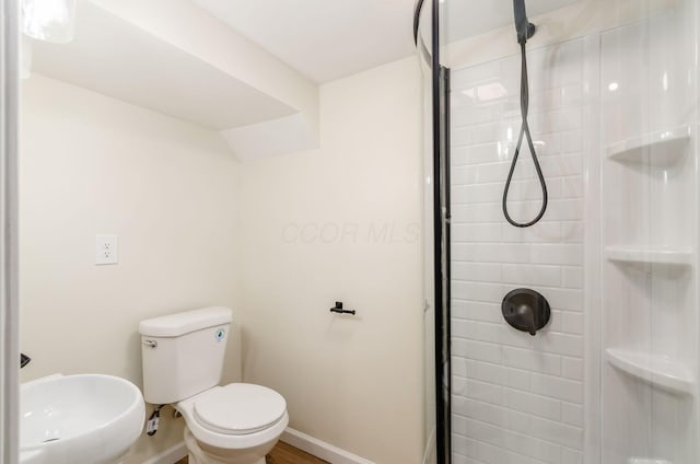 5309 Sundale Pl S, Columbus, OH 43232 - bathroom with a shower stall