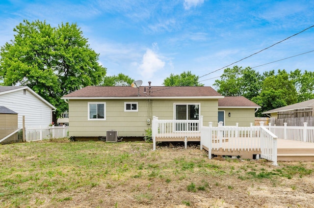 5309 Sundale Pl S, Columbus, OH 43232 - rear view of property featuring a deck and a shingled roof