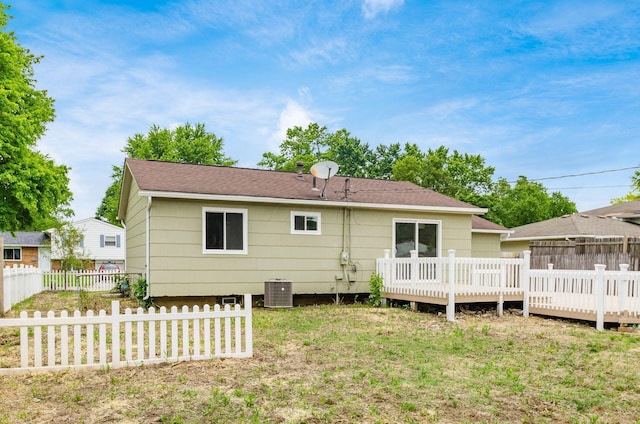 5309 Sundale Pl S, Columbus, OH 43232 - rear view of house featuring a wooden deck and roof with shingles