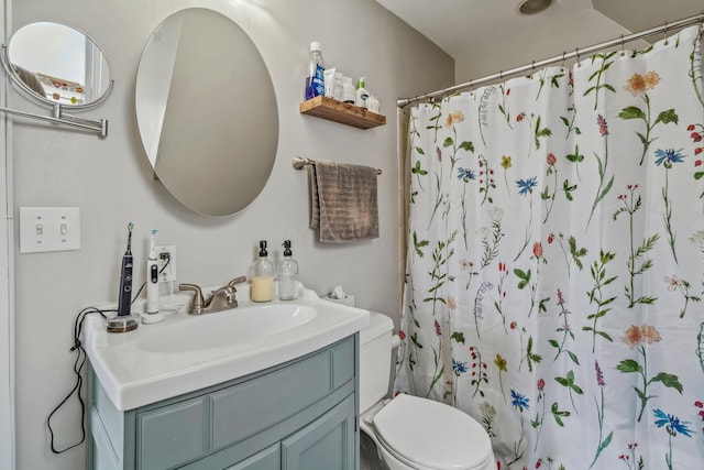 2350 Indiana Ave, Columbus, OH 43202 - full bath featuring vanity and curtained shower