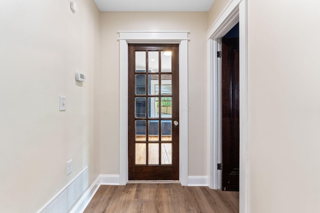992 N Nelson Rd, Columbus, OH 43219 - doorway with wood finished floors and baseboards