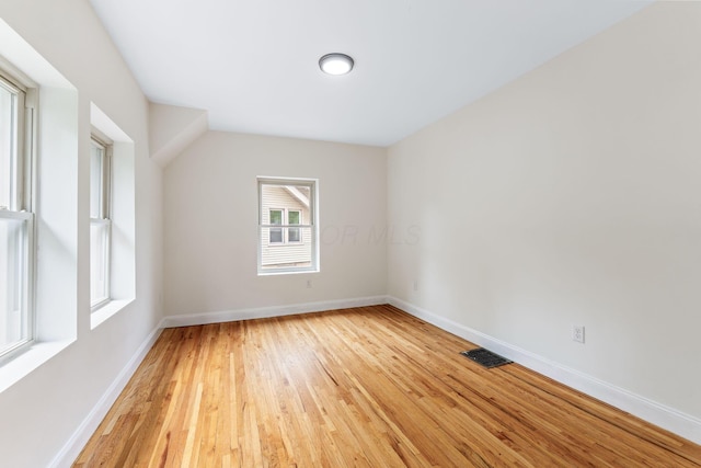 992 N Nelson Rd, Columbus, OH 43219 - spare room featuring light wood-style flooring and baseboards